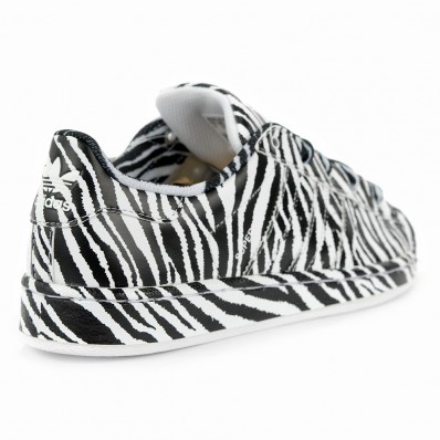 adidas zebra superstar